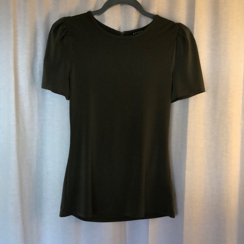 Green blouse with rouched shoulders